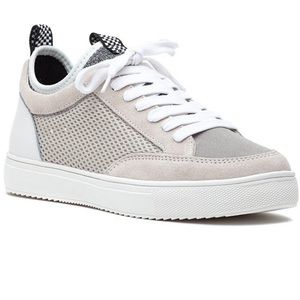 STEVE MADDEN shoe